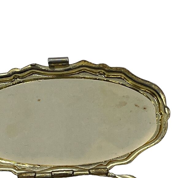 Charming Pill Box Vintage Retro Gold Tone Puffed Lid Retro Chic Aged Finish - Picture 11 of 14